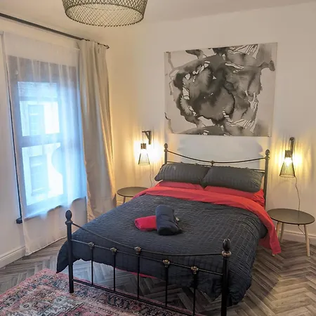 Ivy Townhouse Derry Villa Room photo