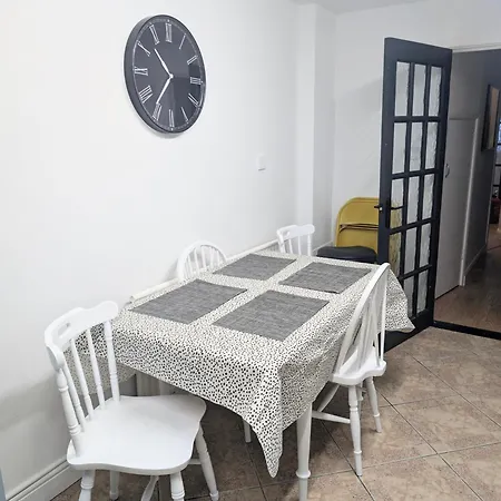 Ivy Townhouse Derry Villa Room photo