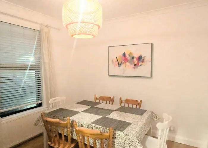 Ivy Townhouse Derry